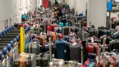 27xp lost luggage 1 b7b8 videoSixteenByNine3000 v2 1
