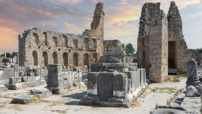 تور آنتالیا شهر باستانی پرگه