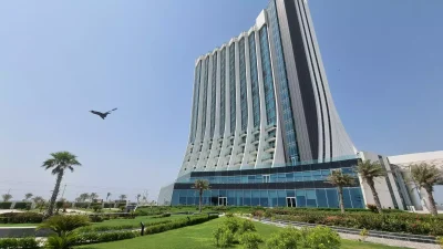راهنمای جامع سفر و رزرو تور کیش؛ از قیمت و تفریحات تا بهترین هتلها 3 بهترین هتلهای کیش