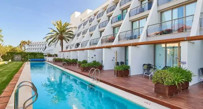 راهنمای جامع و صفر تا صد رزرو تور کیش لحظه آخری و ارزان 3 kish hotels 5 stars e1754116235403