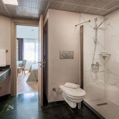 1714375493_KYCLRQ15D3_medium