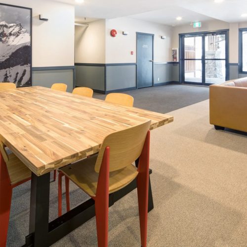 The-Approach-Hotel-Lobby-4__FocusFillWzE4MDAsMTA4MCwieSIsNjBd