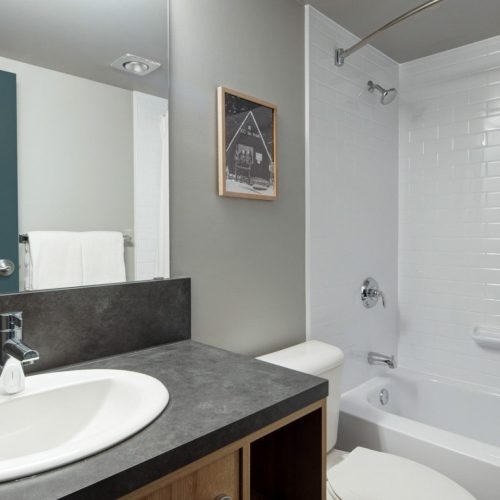 The-Approach-Hotel-Washroom-1__FocusFillWzE4MDAsMTA4MCwieSIsNjBd