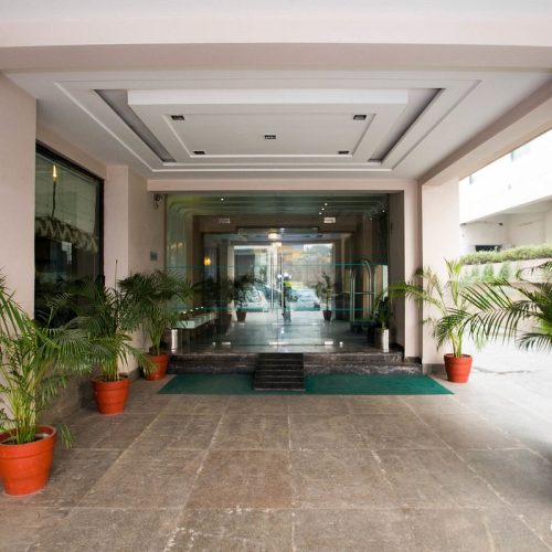 entrance--v15876498