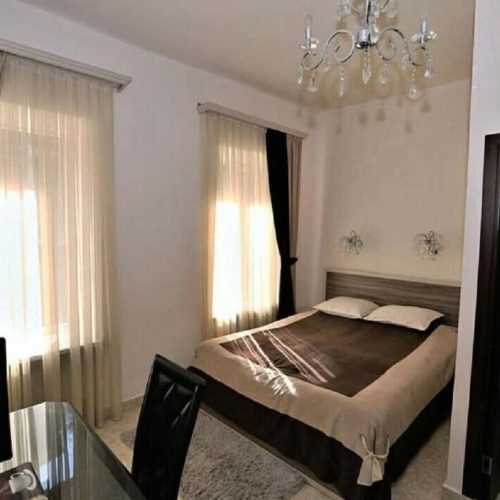 w1327h892x0y0-d50f217c