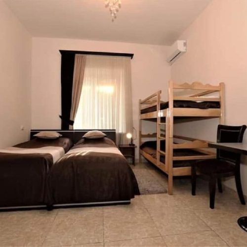 w1350h895x0y5-7785b630